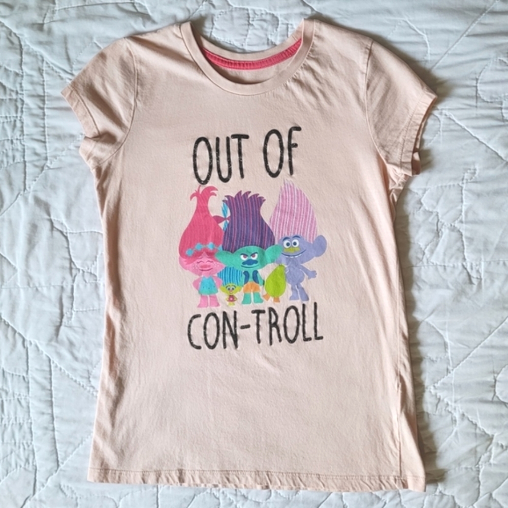 2/$15 🌼 Trolls Dreamworks Out Of Control Tee